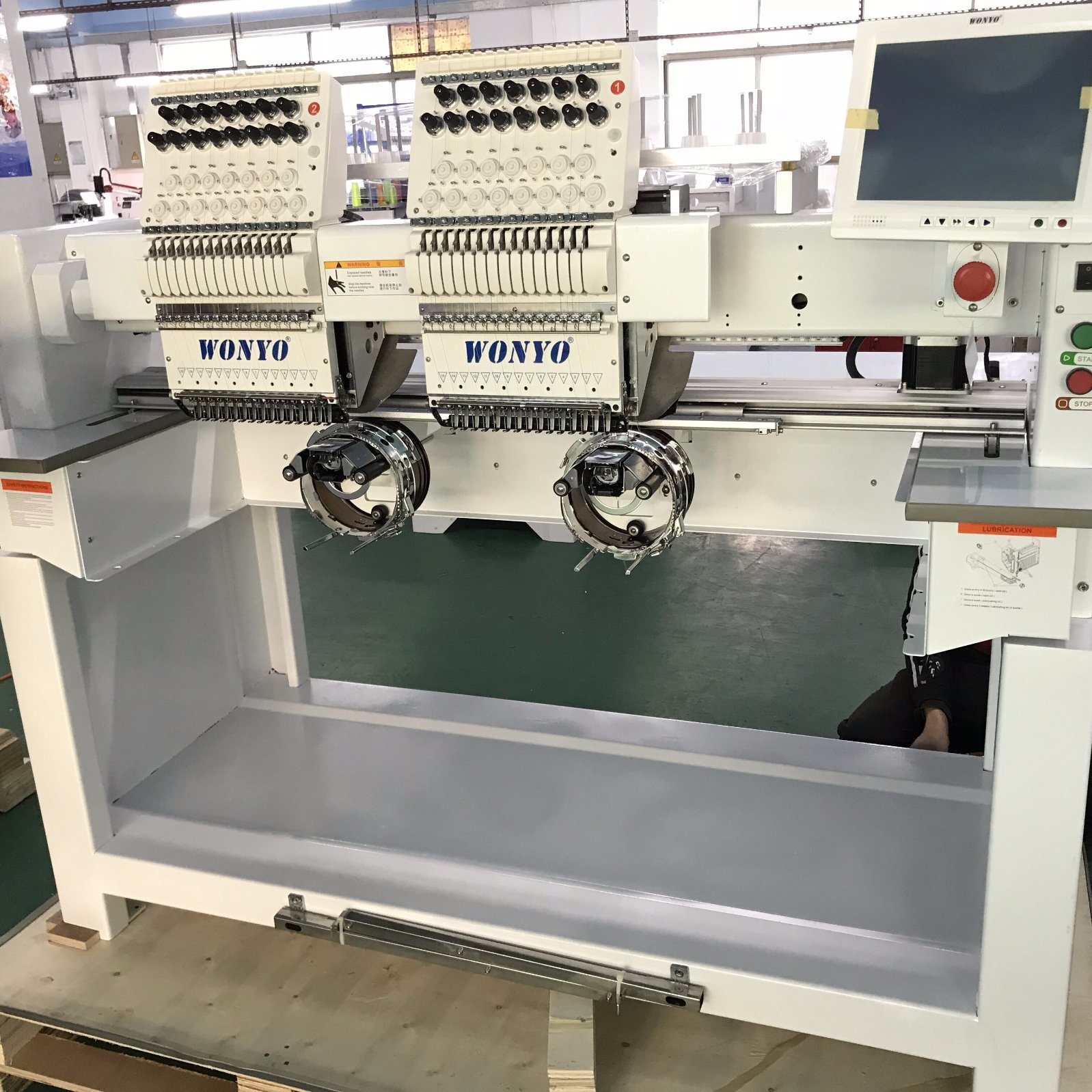 2 hlavy Embroidery Machine.jpg