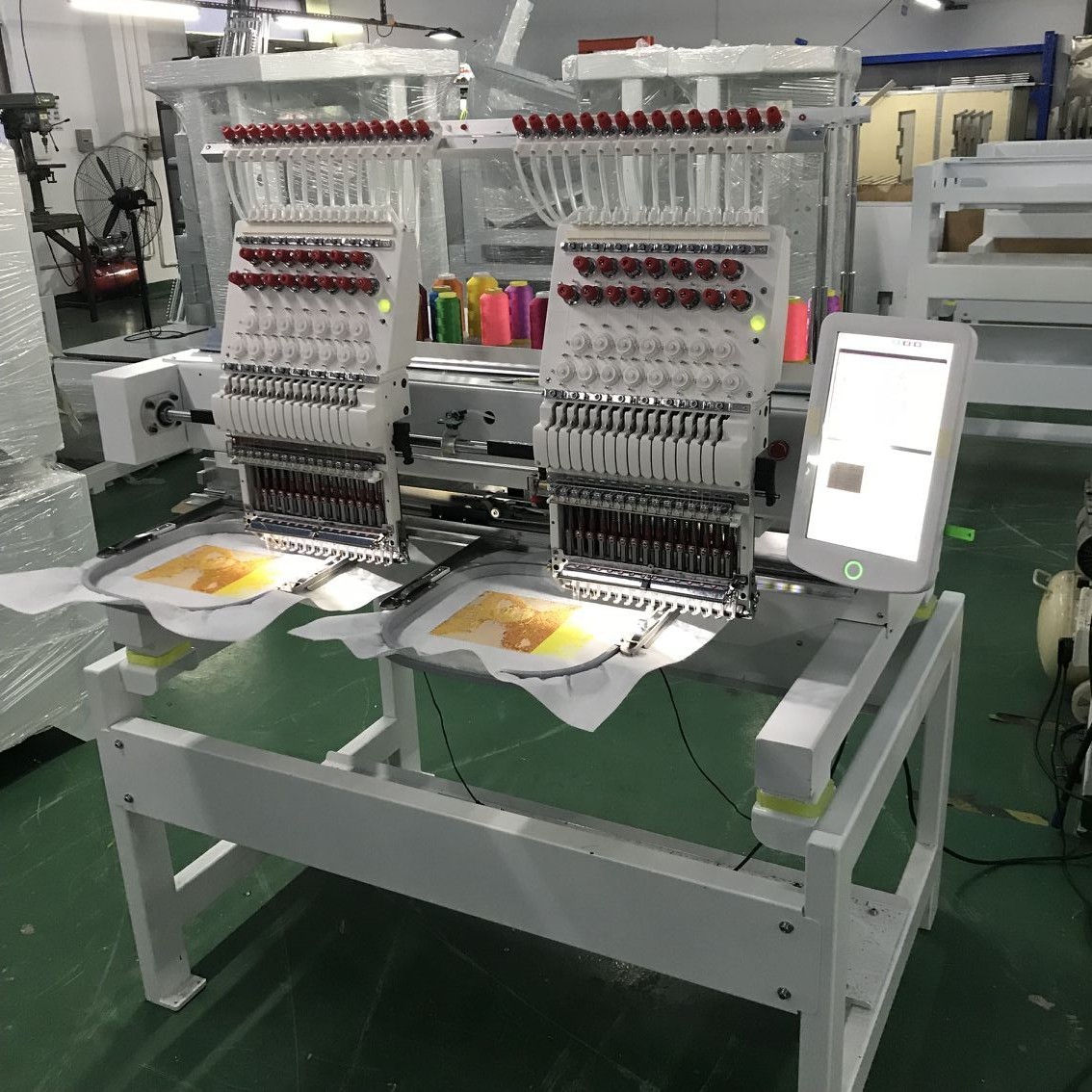 2 hlavy vyšívanie stroj.jpg 2 heads embroidery machine.jpg